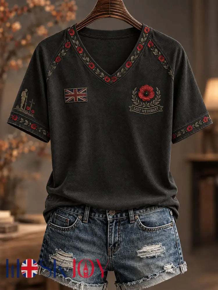 Women’s Lest We Forget Print V-neck T-shirt - Black / S